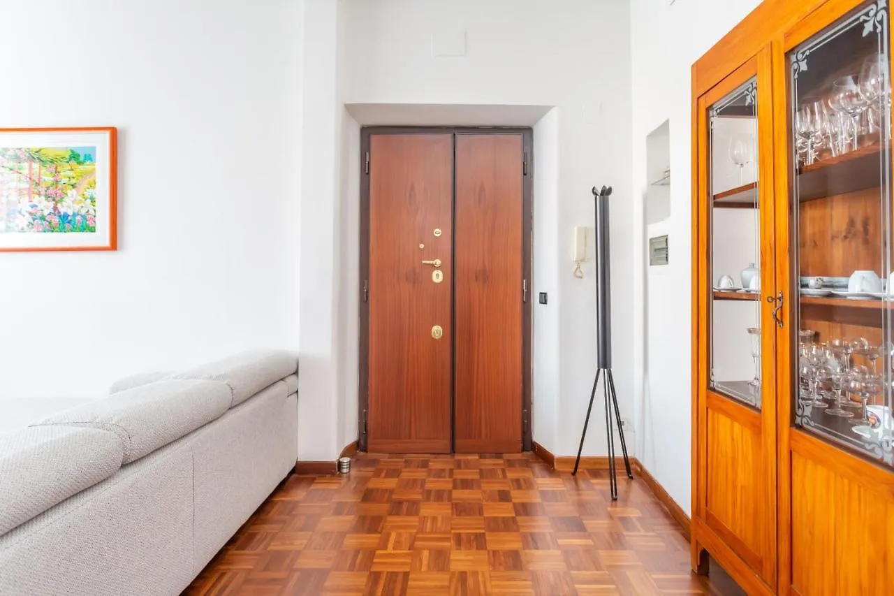 Modern 2Bdr Apartment Vibrant Prati Neighborhood Řím Itálie