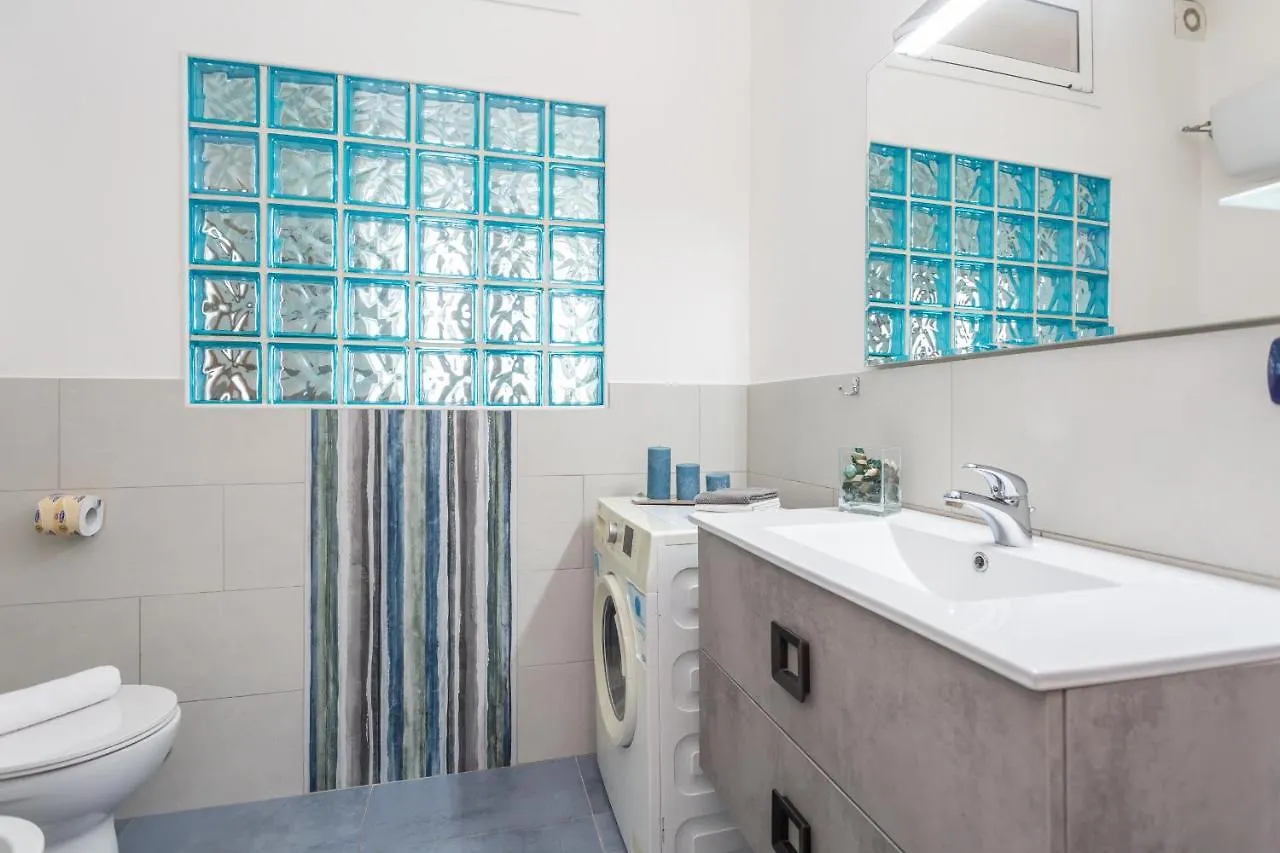 Modern 2Bdr Apartment Vibrant Prati Neighborhood Rome 0*,