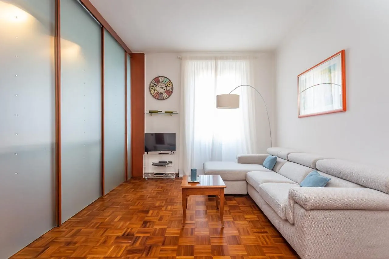 Modern 2Bdr Apartment Vibrant Prati Neighborhood Rome