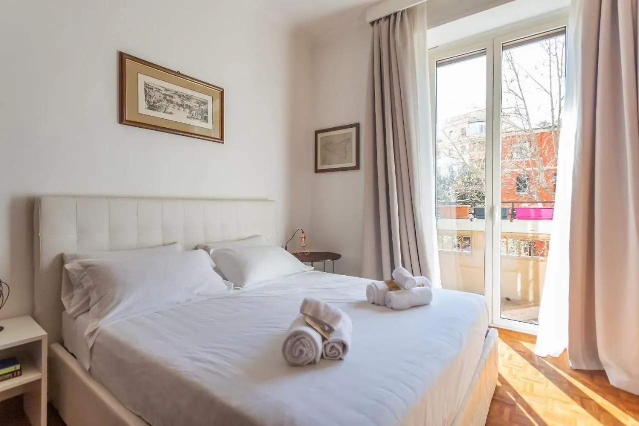Modern 2Bdr Apartment Vibrant Prati Neighborhood Rome