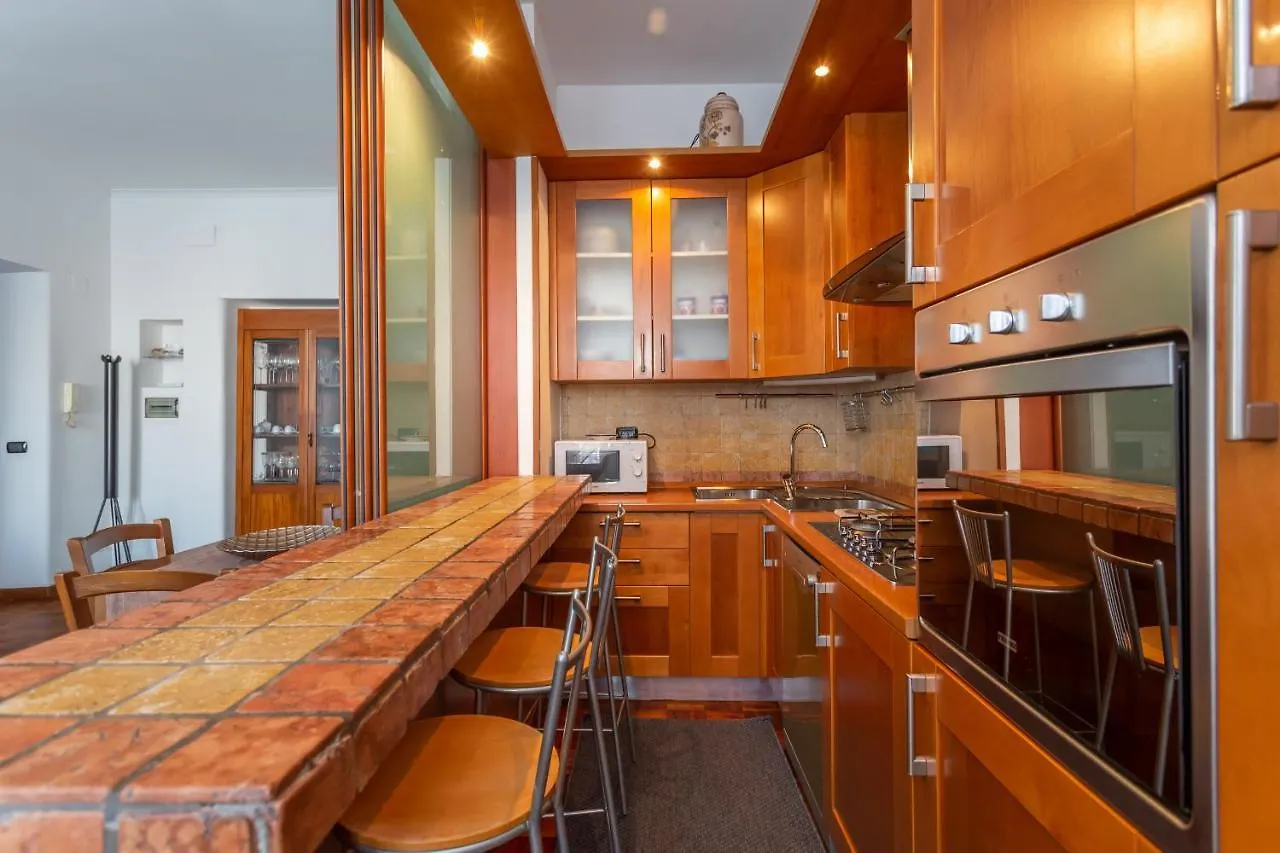 Modern 2Bdr Apartment Vibrant Prati Neighborhood Rome