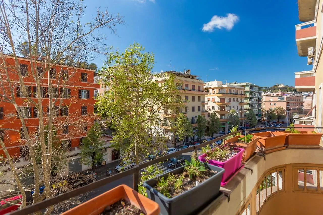 Modern 2Bdr Apartment Vibrant Prati Neighborhood Rome 0*,